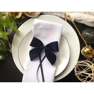 Velvet bow napkin ring